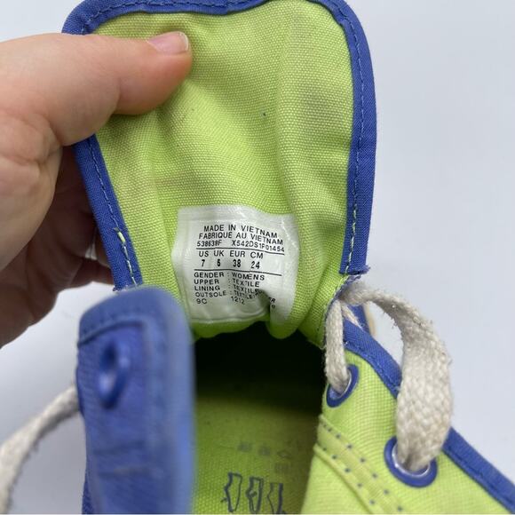 Converse All Star Wedge Sneakers. Size 7. 1.5" Heel. In excellent condition! - Picture 6 of 7